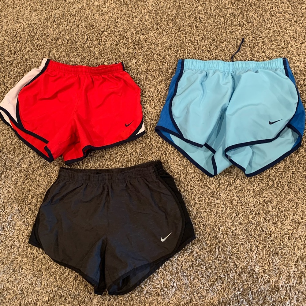 Girls youth Medium Nike athletic shorts